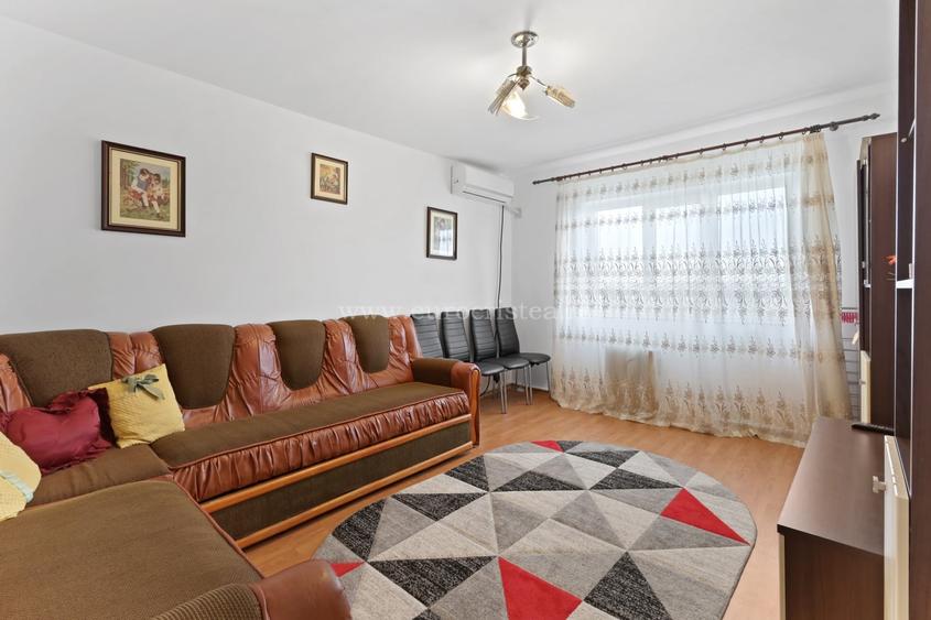 Apartament cu 3 camere decomandat în Central