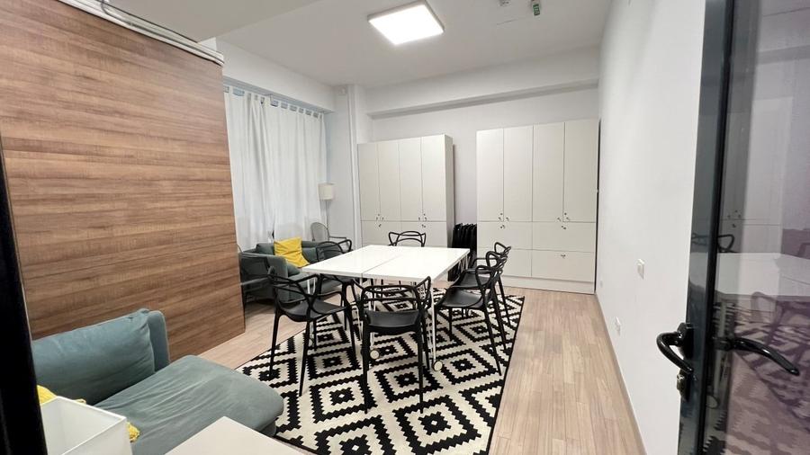 Spațiu comercial, de 303 mp, în P-ța Unirii