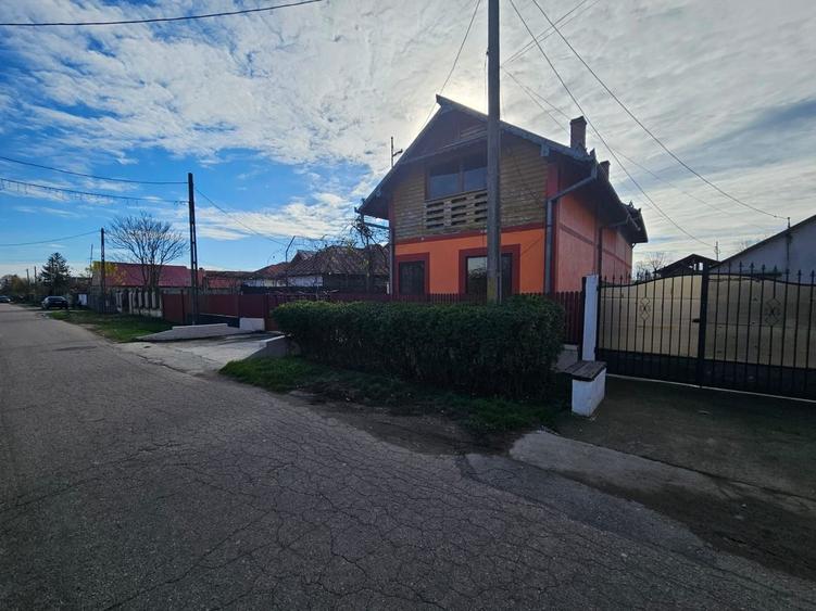Casă individuală cu 4 camere cu Canalizare în Ștefănești