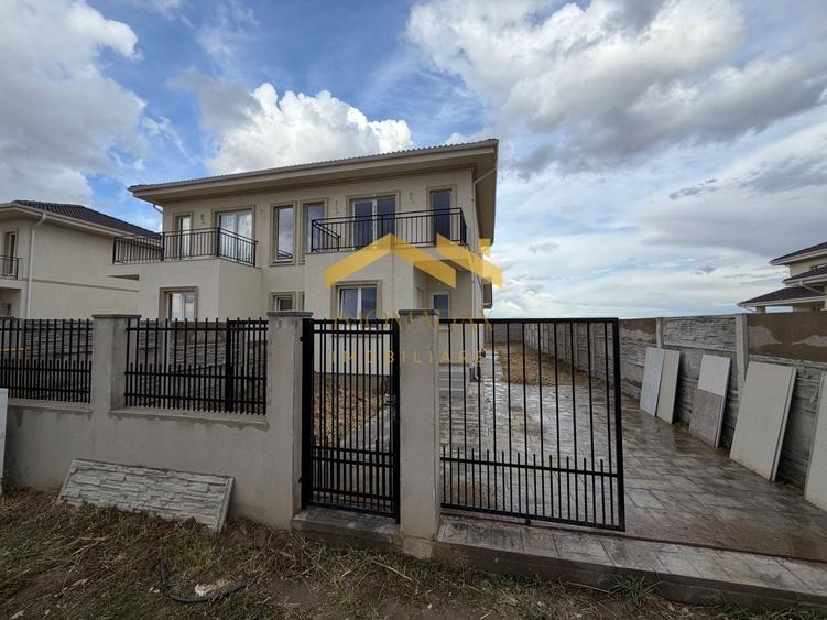 Duplex cu 3 camere cu Canalizare în Bucovăț (Remetea Mare)