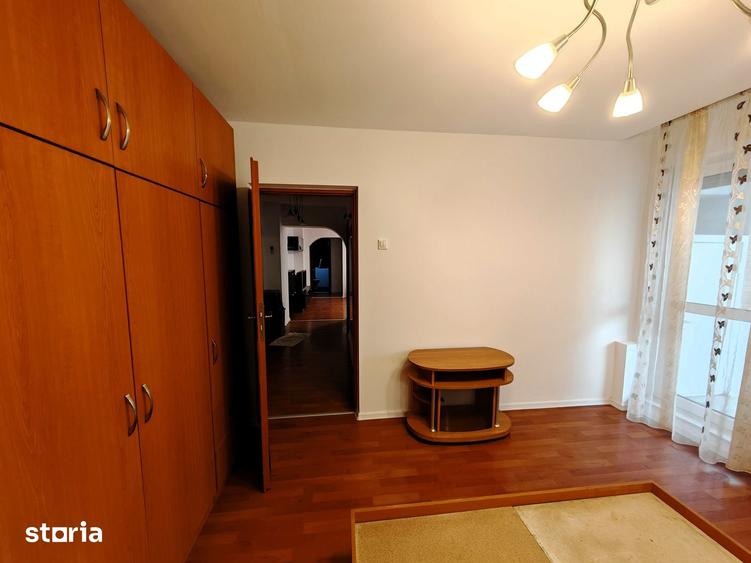 Apartament cu 3 camere decomandat, mobilat în Șerbănești