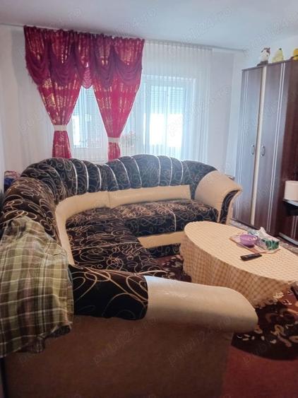 Apartament cu 4 camere în Petrila