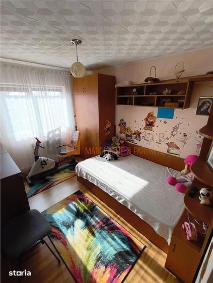 Apartament cu 3 camere decomandat în Unirii Sud