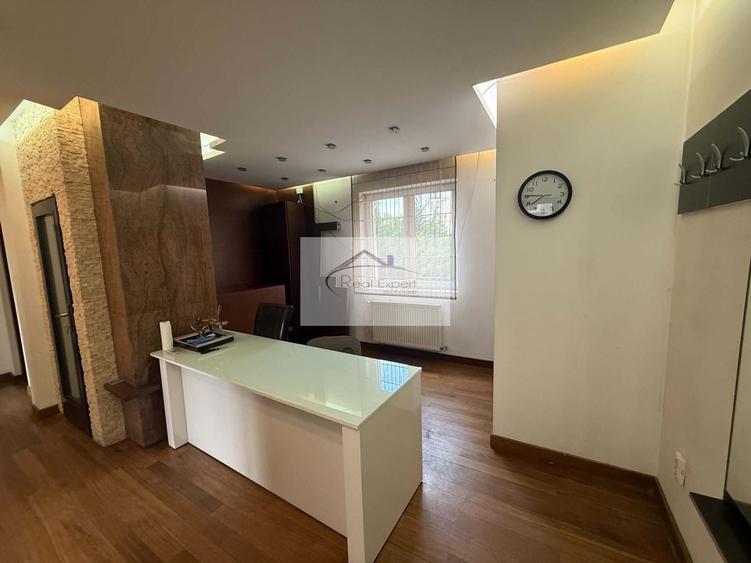 Apartament cu 4 camere decomandat în Andrei Mureșanu