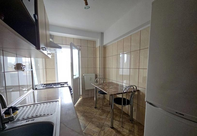 Apartament cu 2 camere decomandat în Calea Victoriei