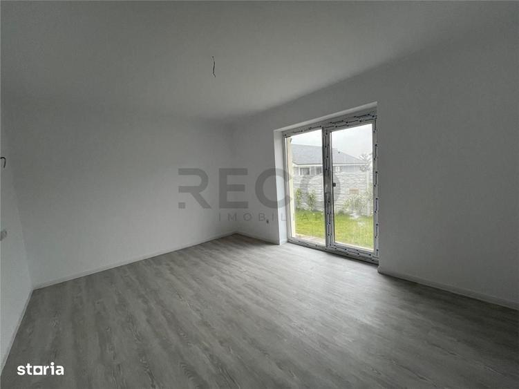 Casă cu 4 camere în Rontău