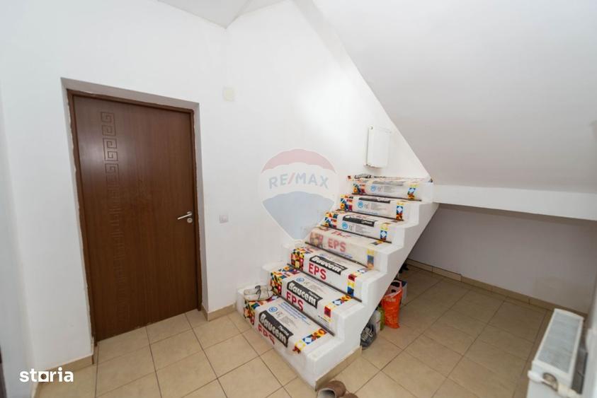 Casă cu 4 camere cu Teren 400 Mp în Central