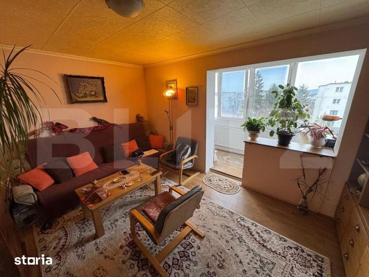 Apartament cu 3 camere în Dâmbu Pietros