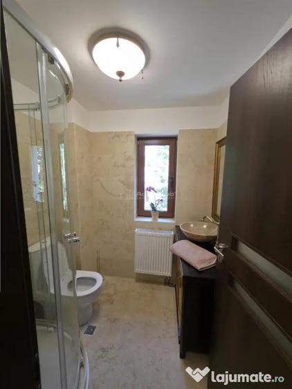 Casă cu 4 camere cu Teren 100 Mp în 1 Decembrie