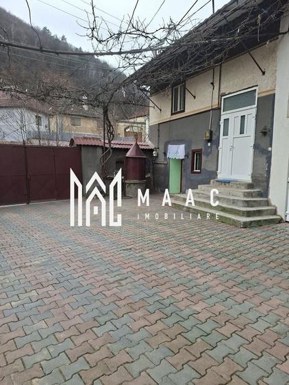 Casă individuală cu 7 camere cu Canalizare în Tălmăcel