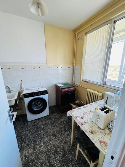Apartament cu 2 camere semidecomandat în 1 Mai