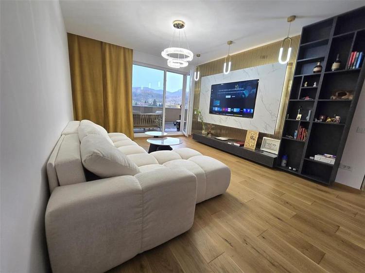 Apartament cu 2 camere decomandat în Centrul Istoric