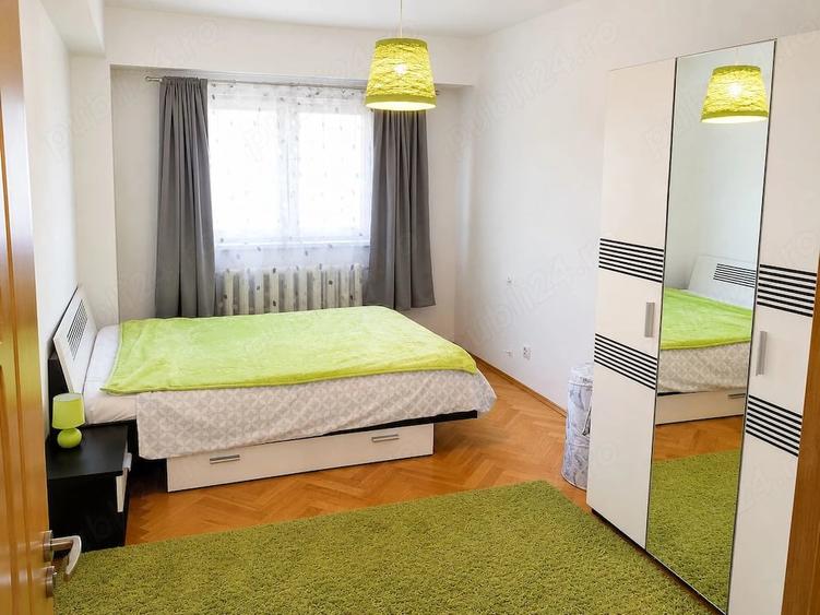 Apartament cu 3 camere decomandat în Central