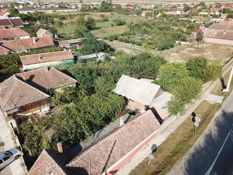 Casă cu Teren 2300 Mp în Ciumeghiu