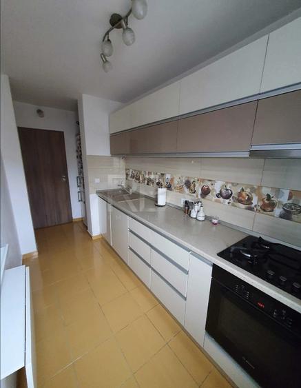 Apartament cu 3 camere decomandat, mobilat în Drumul Taberei