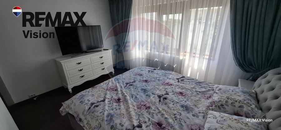 Apartament cu 3 camere semidecomandat în Rovine