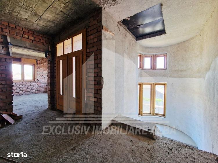 Casă cu 4 camere în Sânmiclăuș
