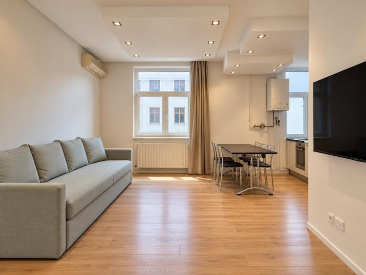 Apartament cu 2 camere decomandat, mobilat în Central