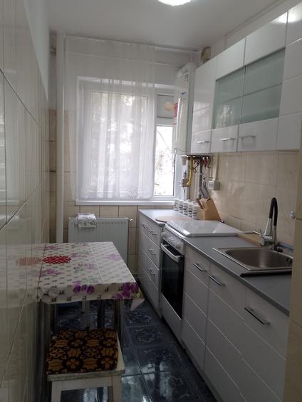 Apartament cu 2 camere semidecomandat în Girocului