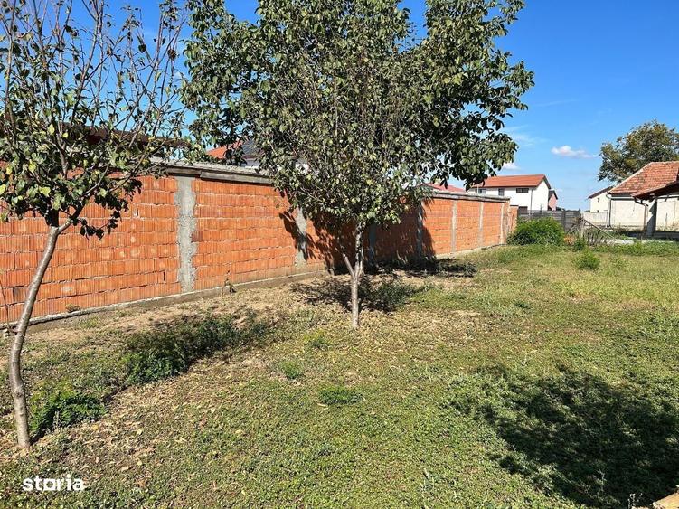 Vand teren intravilan,str. 6 Vanatori, in curte,st.3.600 mp.fs.32 mp. - 6