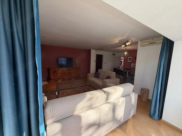 Apartament cu 3 camere semidecomandat în Girocului