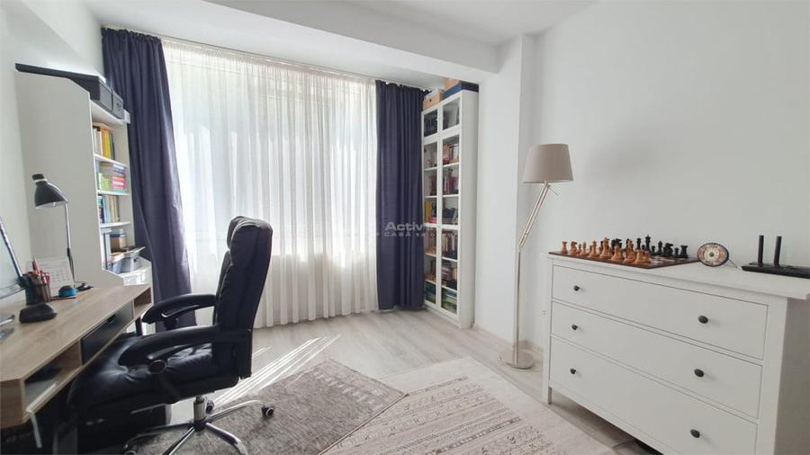 Apartament cu 3 camere decomandat în Burdujeni