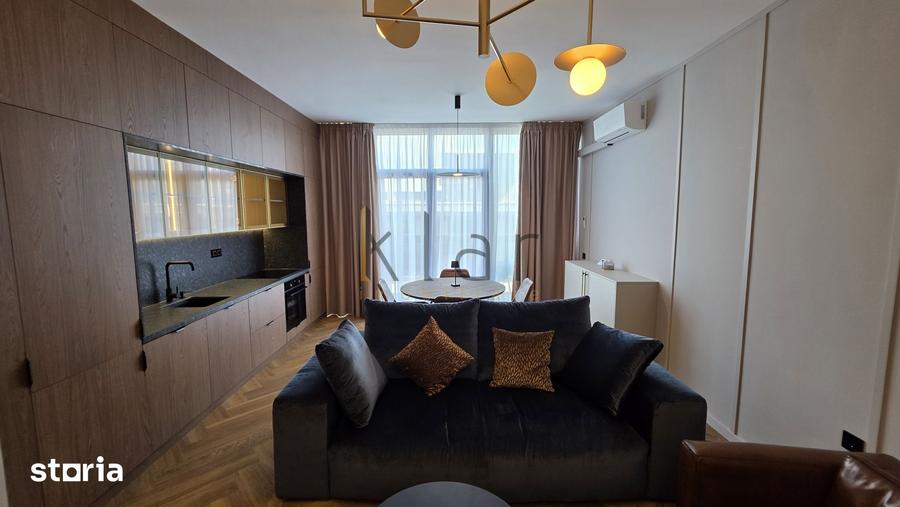 Apartament cu 3 camere semidecomandat, mobilat în Sopor