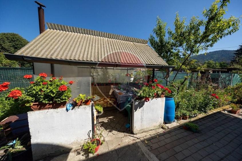 Casa cu potențial rar în Săcele: 2 corpuri și teren de 1.048 mp - 38