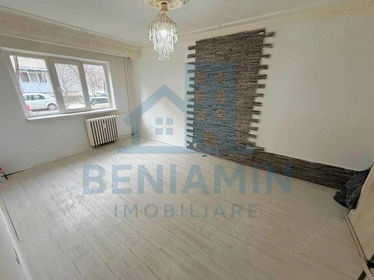 Apartament cu 4 camere decomandat în Valea Rosie