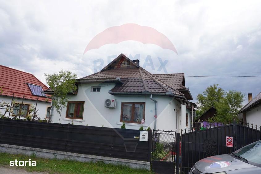 Casă cu 6 camere cu Teren 722 Mp în Bârsana