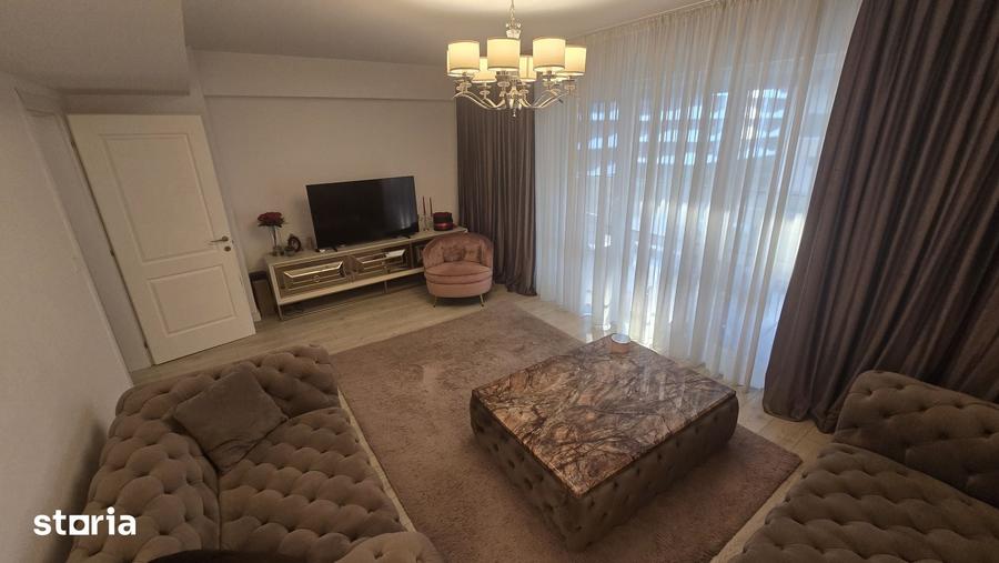 Apartament cu 3 camere decomandat în Central