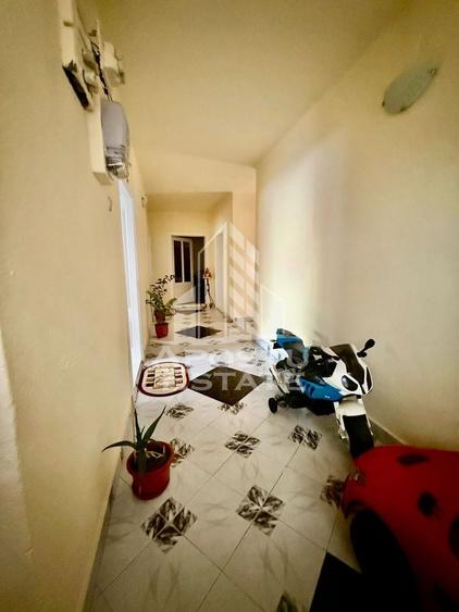 Casă individuală cu 7 camere cu Canalizare în Central
