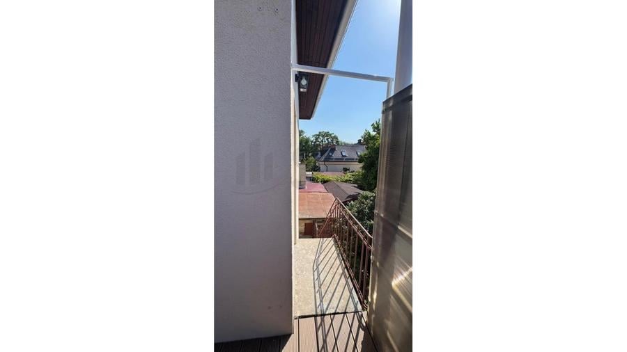 Apartament cu 5 camere decomandat în Barbu Văcărescu
