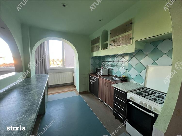 Apartament cu 3 camere decomandat în Terezian