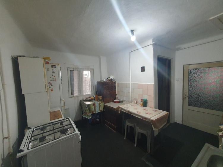 Casă cu 3 camere în Central