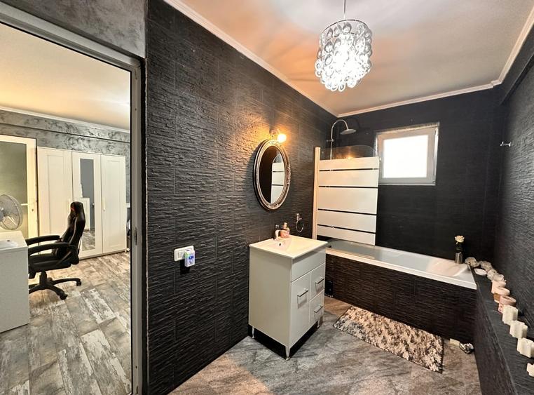 Casă individuală cu 8 camere cu Piscina în Palazu Mare