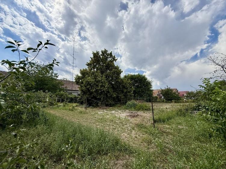 Casă cu 3 camere în Semlac