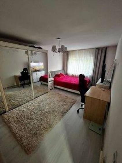 Apartament cu 3 camere decomandate, confort I, finisat modern, mobilat si utilat, cu 2 bai - 3