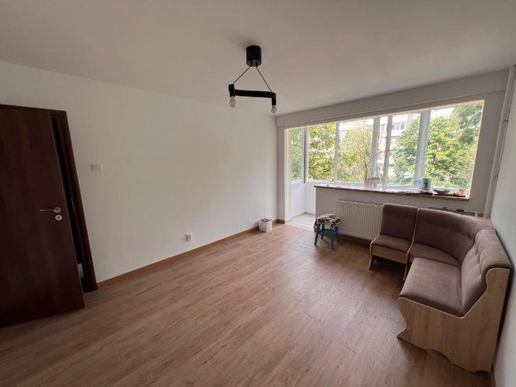 Apartament cu 2 camere nedecomandat în Giurgiului