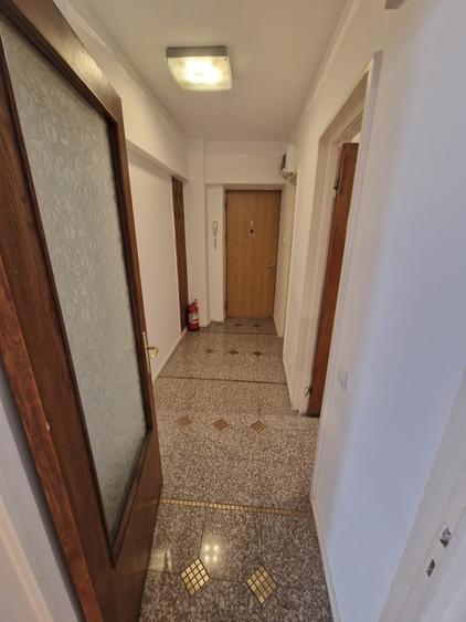 Apartament cu 3 camere decomandat în Universitate