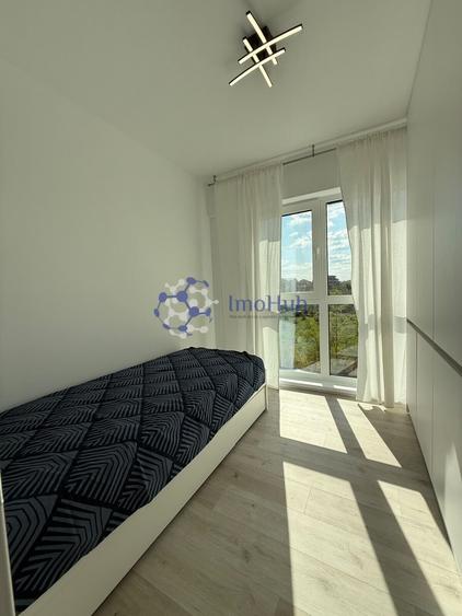 Apartament cu 3 camere semidecomandat, mobilat în Galata