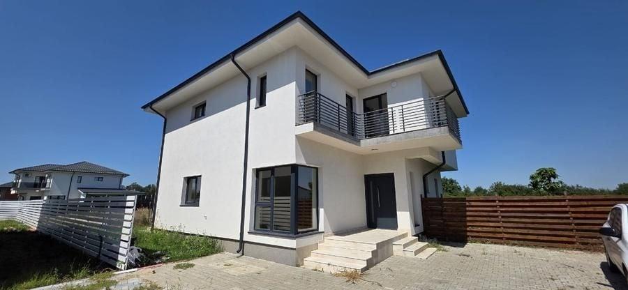 Casă individuală cu 5 camere cu Canalizare în Corbeanca
