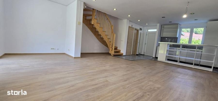 Casă cu 4 camere în Calea București