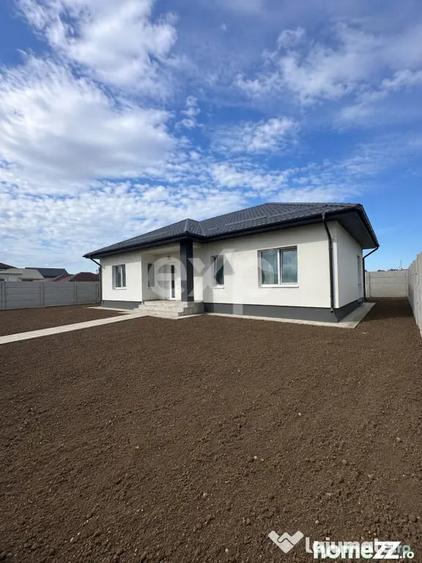 Casă cu 4 camere cu Teren 500 Mp în Clinceni