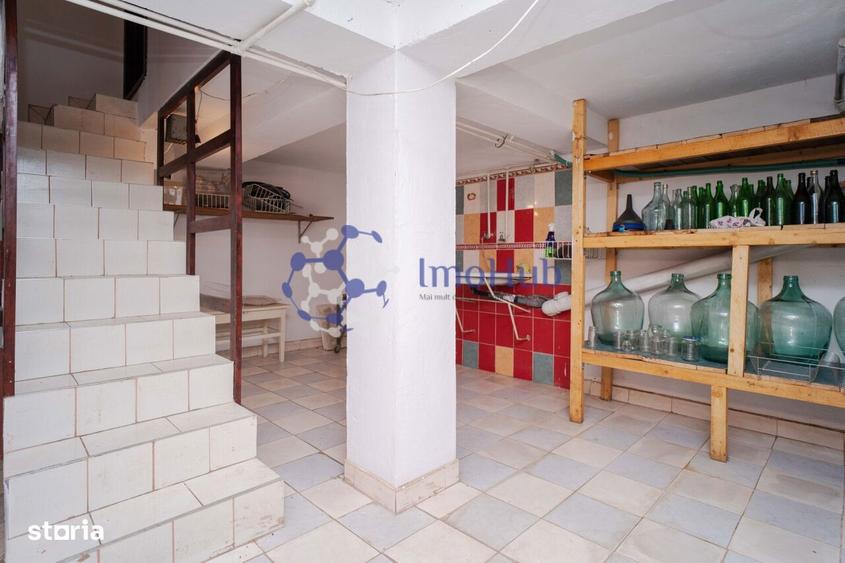 Casă cu 5 camere cu Teren 750 Mp în Nicolina