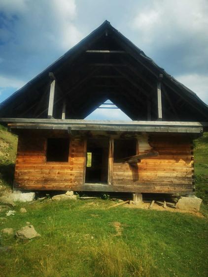 Casă cu 4 camere în Horea