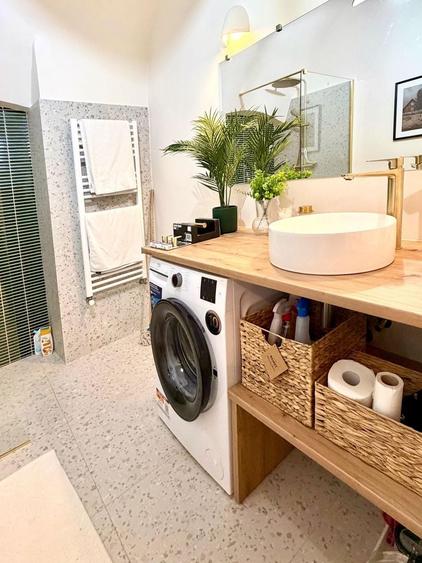 Apartament cu 2 camere decomandat, mobilat în P-ța Unirii