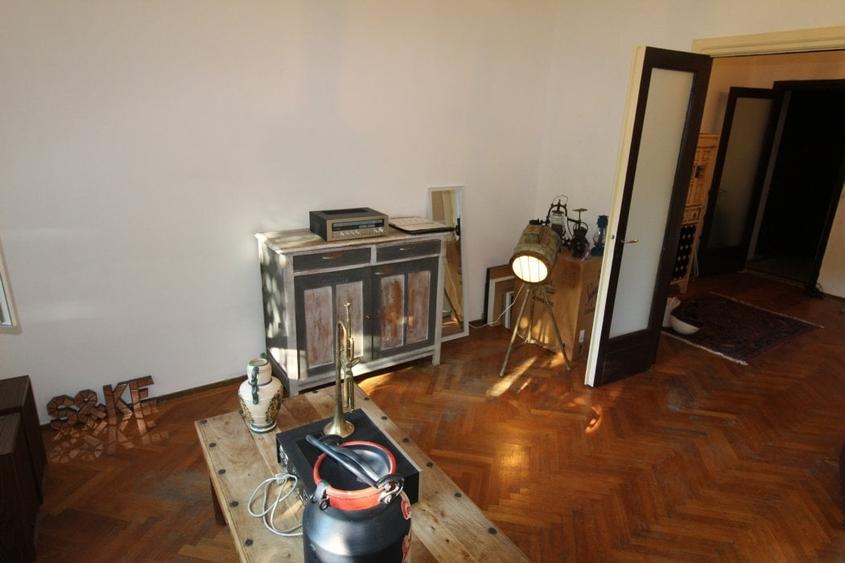 Apartament cu 2 camere decomandat, mobilat în Lahovari