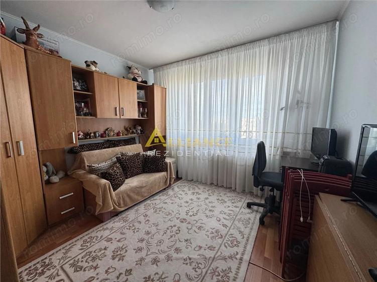 Apartament cu 3 camere, mobilat în Brâncoveanu
