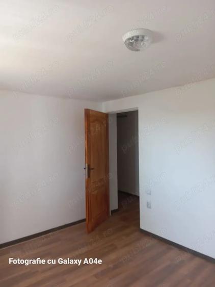 Casă cu 3 camere cu Teren 500 Mp în Predeal